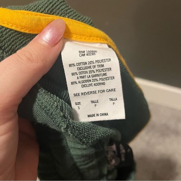 New Era, MLB, Oakland As Athletics fleece shorts - Picture 8 of 10